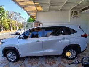 Jual bekas Toyota Kijang Innova 2026 Bensin km 2000,lokasi di Sidoarjo  Kab.