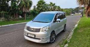 Jual bekas Toyota Nav1 2013 Bensin,lokasi di Bekasi Kota