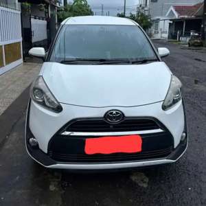 Jual bekas Toyota Sienta V manual,lokasi di Medan Kota