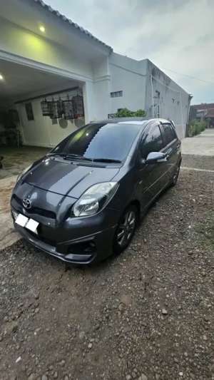 Jual bekas Toyota Yaris TRD Sportivo Manual 2012 Grey Abu Abu,lokasi di Banyumas Kab.