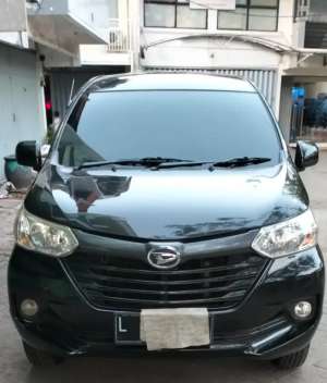 Jual bekas Xenia favorit hitam,lokasi di Surabaya Kota
