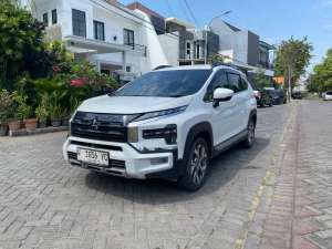 Jual bekas XPANDER CROSS PREMIUM AT 2023KM 30 RB,lokasi di Surabaya Kota