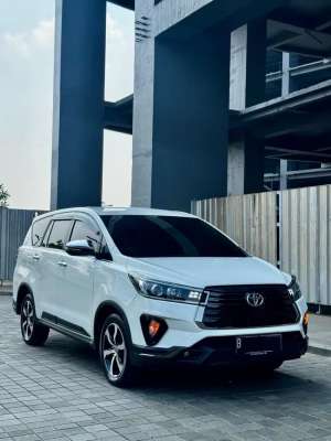 Jual bekas 22rb KM Toyota Innova Venturer 2.4 Diesel 2022 Last Edition,lokasi di Jakarta Pusat