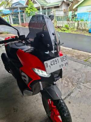 Jual bekas Bismillah jual motor Aprilia km180 perak,lokasi di Banjar Kab.