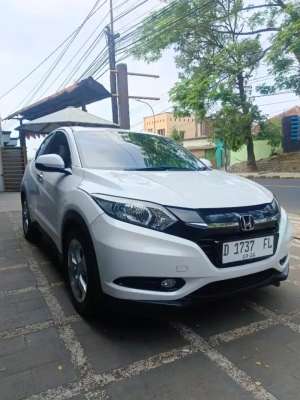 Jual bekas Bismillah numpang jual mobil honda HR-V. Cvt. E. Th 2016 no D. Putih,lokasi di Ciamis Kab.