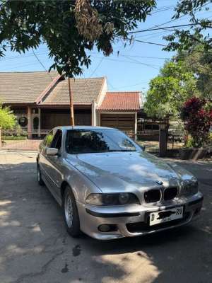 Jual bekas BMW 528i 1997 Bensin,lokasi di Bandung Kota