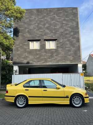 Jual bekas BMW e36 DAKAR YELLOW RARE,lokasi di Bandung Kota