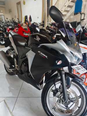 Jual bekas Cbr 250 istimewa,lokasi di Banjarnegara Kab.