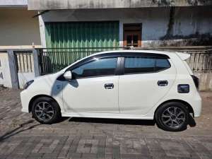 Jual bekas Daihatsu Ayla 2023 Bensin,lokasi di Surabaya Kota