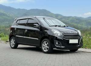 Jual bekas Daihatsu Ayla X 1.0 MT Terwat,lokasi di Surabaya Kota