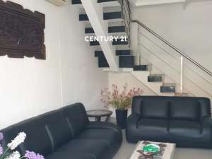 Dijual Rumah Bagus Di Perumahan Dosen UNS Solo Surakarta lokasi di Surakarta Kota, tersedia melalui melalui situs Olx