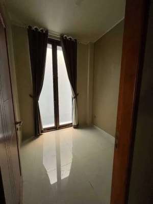 Dijual rumah baru Kavling DKI, Meruya, Jakarta Barat lokasi di Jakarta Barat, tersedia melalui melalui situs Olx