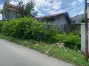 Dijual Rumah Tua Makassar sekitar Jalan Kakatua, Jl Gagak, Jl Cendrawasih lokasi di Makassar Kota, tersedia melalui melalui situs Olx