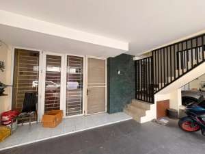 DISEWAKAN CEPAT RUMAH DI GREENCOURT lokasi di Jakarta Barat, tersedia melalui melalui situs Olx