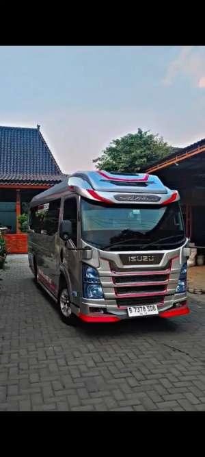 Jual bekas Elf Long New Armada 2020 19 Seat,lokasi di Grobogan Kab.