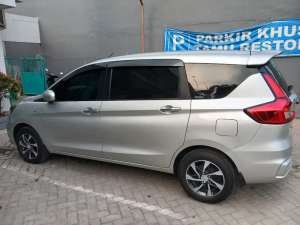 Jual bekas Ertiga suzuki silver hybrid 2024,lokasi di Tangerang Kota