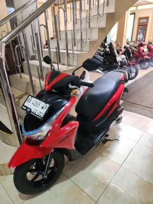 Jual bekas Freego 125 merah 2023 GBm bisa tunaikredit,lokasi di Sleman Kab.