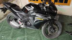 Jual bekas Honda cbr150 2013,lokasi di Tangerang Kab.