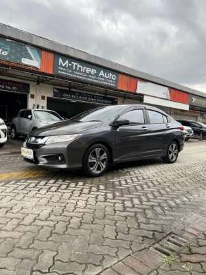 Jual bekas Honda City E CVT 2015GOOD CONDITION,lokasi di Tangerang Kota
