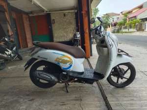 Jual bekas Honda Scoopy fi Th 2016,lokasi di Depok Kota