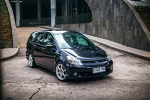 Jual bekas Honda Stream 2.0 Matic 2006 siap pakai,lokasi di Tangerang Kab.