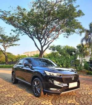 Jual bekas HRV SE 2022 Panoramic B ganjil Pjk Des 2026 Km 38rb Hitam,lokasi di Tangerang Kota