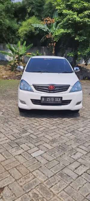 Jual bekas Inova tahun 2011,lokasi di Jakarta Selatan