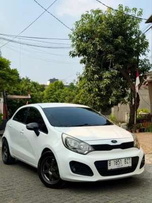 Jual bekas Kia rio Matic 2012,lokasi di Bekasi Kota