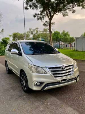 Jual bekas Kijang inova 2013,lokasi di Tangerang Kab.