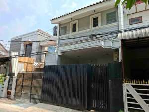 Komplek DKI Pondok Kelapa, Rumah Siap Huni Jalan 2 Mobil lokasi di Jakarta Timur, tersedia melalui melalui situs Olx