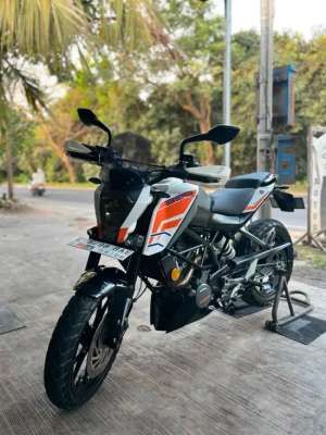 Jual bekas Ktm duke 200 2017,lokasi di Gresik Kab.
