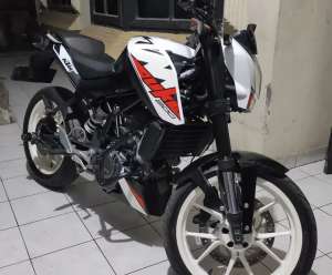 Jual bekas KTM DUKE 200 Full Original 19JT SAJA Pajak ON khusus hari ini,lokasi di Jakarta Selatan