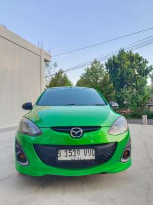 Jual bekas Mazda 2 R Automatic 20102011 Terawat,lokasi di Magelang Kab.