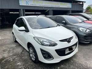 Jual bekas Mazda 2 V Manual 2013,lokasi di Medan Kota
