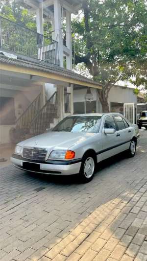 Jual bekas Mercedes Benz C180 1994 antik Under 30rb,lokasi di Jakarta Barat