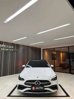 Jual bekas Mercedes Benz C300 AMG 2024 Mercy Km14rb Putih Nik 2023 B515ZM,lokasi di Jakarta Pusat