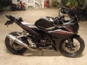 Jual bekas Merek Honda CBR 150 facelift 2018 masih standar titing,lokasi di Jakarta Selatan