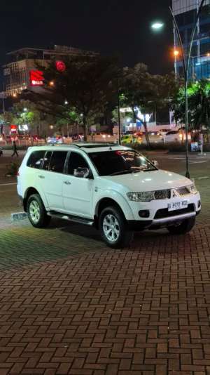 Jual bekas Mitshubishi Pajero Sport Dakar Diese Sunroof 2.5 Manual 2012 MT Putih,lokasi di Tangerang Kota