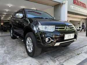 Jual bekas MITSUBISHI PAJERO SPORT DAKAR VGT MATIC 2015 SUNROOF,lokasi di Surabaya Kota