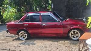 Jual bekas Mobil sedan corolla DX,lokasi di Padang Kota