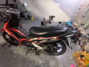 Jual bekas Motor supra 2015 Masih mulus dirawat dengan baik tangan pertama.,lokasi di Surabaya Kota