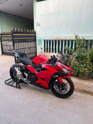Jual bekas Ninja 250 fi new,lokasi di Bekasi Kab.
