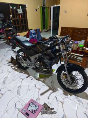 Jual bekas Ninja r convert Ninja ss,lokasi di Blitar Kab.
