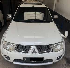 Jual bekas Pajero dakkar 2012,lokasi di Bandung Kota