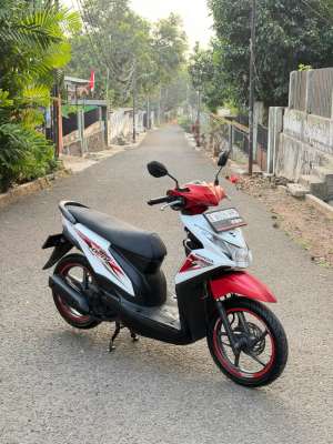 Jual bekas Rawatan HONDA BEAT 110 FI ESP 2015 Pajak Panjang Beat old,lokasi di Jakarta Selatan