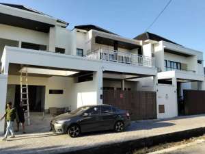 Rumah Baru dekat kampus UGM jl kaliurang Jogja lokasi di Sleman Kab., tersedia melalui melalui situs Olx