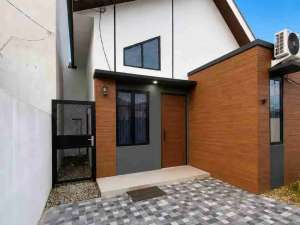 Rumah Cantik Type Mezzanine Siap Huni Medan Johor lokasi di Medan Kota, tersedia melalui melalui situs Olx