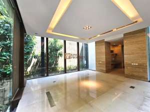 Rumah Ikonik Eks Pejabat Best Value Luxury Glass House Pondok Indah, Hunian EksklusifBergengsi yang Langka lokasi di Jakarta Selatan, tersedia melalui melalui situs Olx