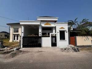 Rumah Mewah Posisi Boulevard Lokasi Citra Indah City Cileungsi Jonggol Bogor lokasi di Bogor Kab., tersedia melalui melalui situs Olx