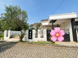 Rumah Real Estate Posisi Hoek Di Citra Indah City Cileungsi Jonggol Bogor lokasi di Bogor Kab., tersedia melalui melalui situs Olx